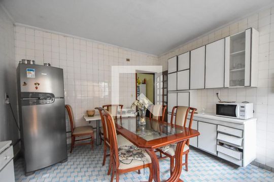 Cozinha de casa à venda com 2 quartos, 100m² em Jardim Cordeiro, São Paulo