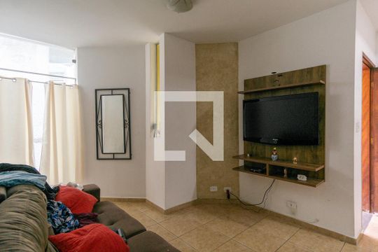 Casa à venda com 3 quartos, 160m² em Jardim Santo Elias, São Paulo