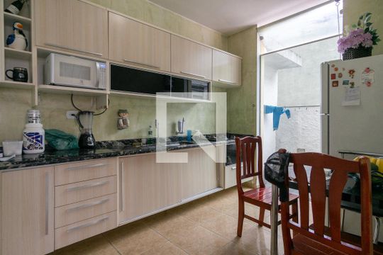 Cozinha de casa à venda com 3 quartos, 160m² em Jardim Santo Elias, São Paulo