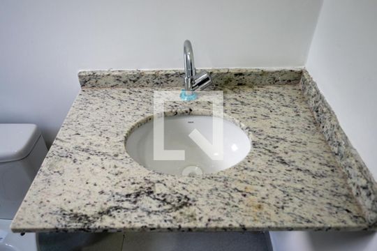 Banheiro de casa para alugar com 2 quartos, 70m² em Casa Verde Alta, São Paulo