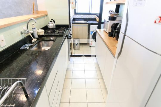 Cozinha de apartamento para alugar com 3 quartos, 64m² em Jardim América, São José dos Campos