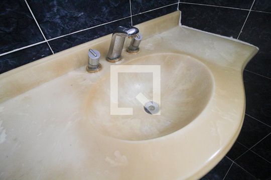 banheiro de apartamento para alugar com 2 quartos, 62m² em Jardim Paraíso, São Paulo