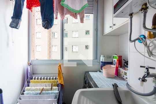 Área de Serviço  de apartamento à venda com 2 quartos, 52m² em Jardim Roberto, Osasco