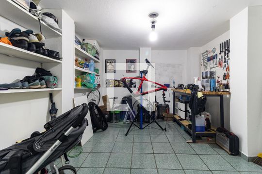 Garagem de casa à venda com 2 quartos, 297m² em Jardim da Saúde, São Paulo