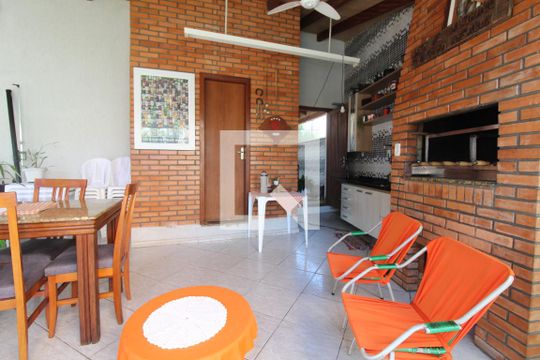 Área Gourmet de casa à venda com 4 quartos, 233m² em Igara, Canoas