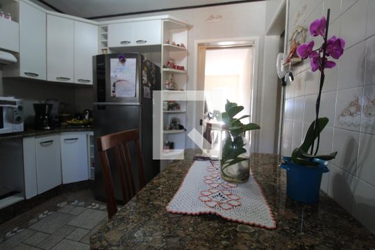 Cozinha de casa à venda com 4 quartos, 233m² em Igara, Canoas