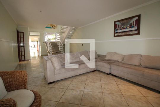 Casa para alugar com 4 quartos, 425m² em Vila Nogueira, Campinas