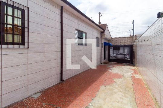 Garagem de casa para alugar com 1 quarto, 42m² em Vila Santa Clara, São Paulo