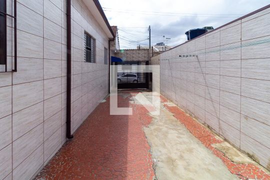 Garagem de casa para alugar com 1 quarto, 42m² em Vila Santa Clara, São Paulo