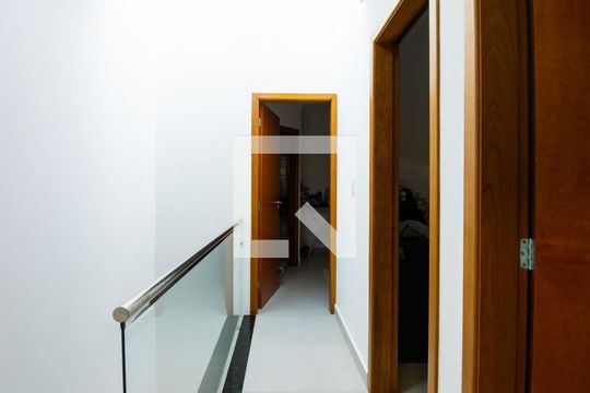 Corredor de casa à venda com 3 quartos, 110m² em Vila Macedopolis, São Paulo
