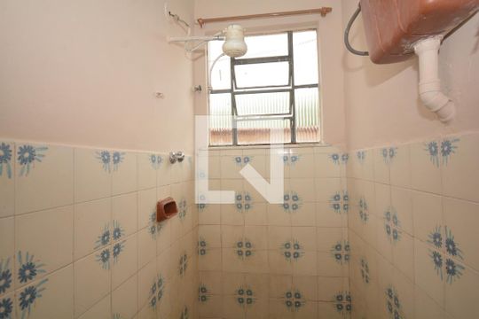 Banheiro de casa para alugar com 1 quarto, 25m² em Bento Ribeiro, Rio de Janeiro