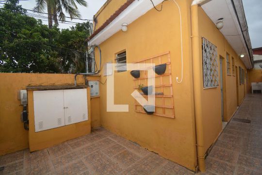 Área de Serviço de casa para alugar com 1 quarto, 25m² em Bento Ribeiro, Rio de Janeiro