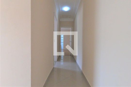 Corredor de casa à venda com 3 quartos, 180m² em Vila São Ricardo, Guarulhos