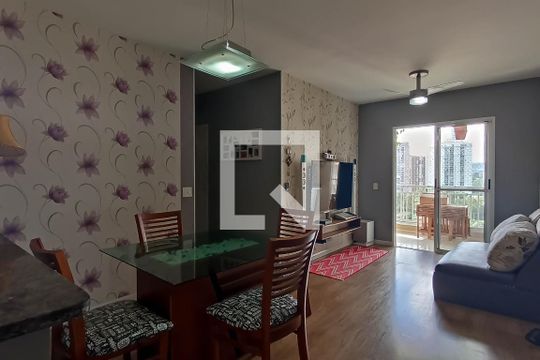 Apartamento à venda com 3 quartos, 80m² em Jardim Tupanci, Barueri