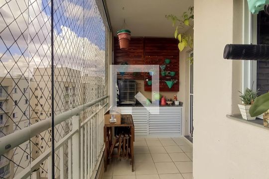 Varanda da sala de apartamento à venda com 3 quartos, 80m² em Jardim Tupanci, Barueri