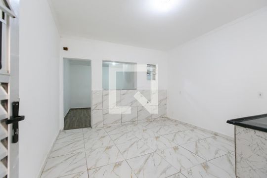 Cozinha de casa de condomínio para alugar com 1 quarto, 40m² em Vila Brasil, São Paulo