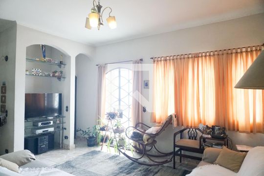 Casa à venda com 4 quartos, 160m² em Cangaiba, São Paulo