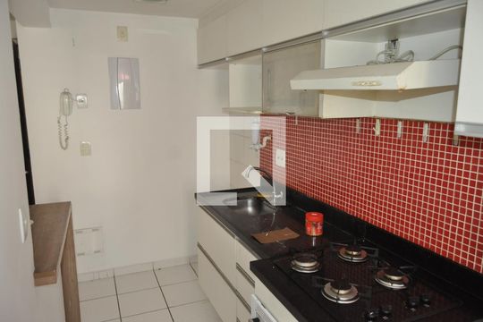Cozinha de apartamento para alugar com 2 quartos, 51m² em Del Castilho, Rio de Janeiro