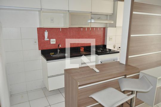 Sala de apartamento para alugar com 2 quartos, 51m² em Del Castilho, Rio de Janeiro