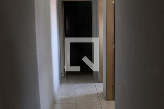 Corredor de casa à venda com 3 quartos, 200m² em Conceição, Diadema