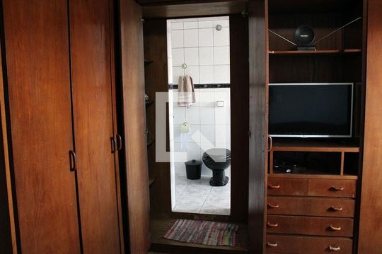 Quarto Suíte de casa à venda com 3 quartos, 200m² em Conceição, Diadema