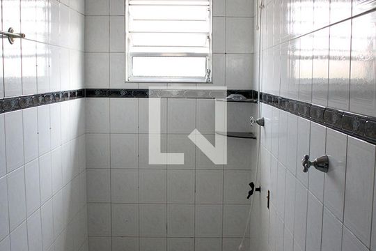 Banheiro da Suíte de casa à venda com 3 quartos, 200m² em Conceição, Diadema