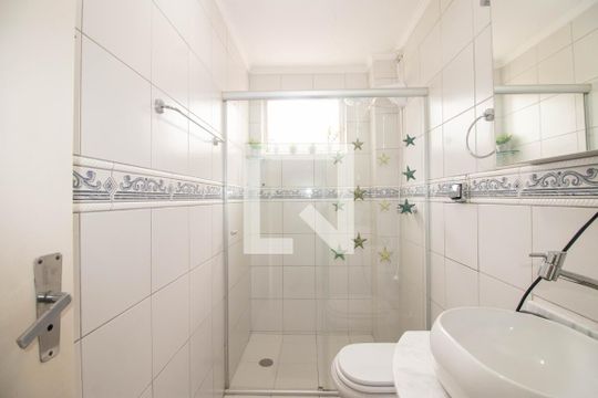 Banheiro de apartamento à venda com 3 quartos, 87m² em Jardim Botânico, Porto Alegre