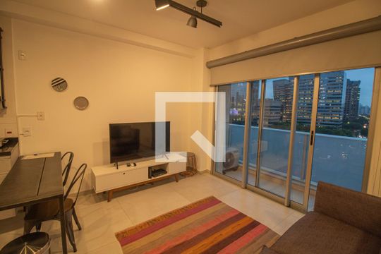 Sala/Quarto de kitnet/studio à venda com 1 quarto, 50m² em Chácara Santo Antônio (zona Sul), São Paulo