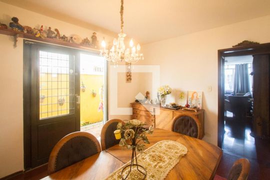 Sala 2 de casa para alugar com 3 quartos, 140m² em Vila Sao Francisco (zona Sul), São Paulo