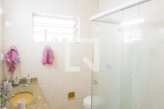 Banheiro de casa para alugar com 3 quartos, 140m² em Vila Sao Francisco (zona Sul), São Paulo
