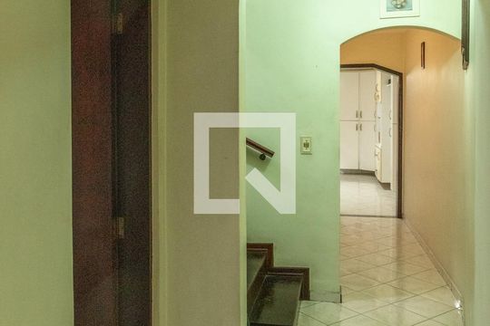 Corredor de casa à venda com 3 quartos, 140m² em Vila Guilhermina, São Paulo