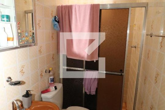 Banheiro 1 de casa para alugar com 3 quartos, 250m² em Vila Carmem, São Paulo