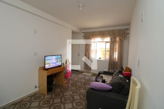 Sala de casa para alugar com 3 quartos, 250m² em Vila Carmem, São Paulo