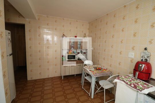 Cozinha de casa para alugar com 3 quartos, 250m² em Vila Carmem, São Paulo