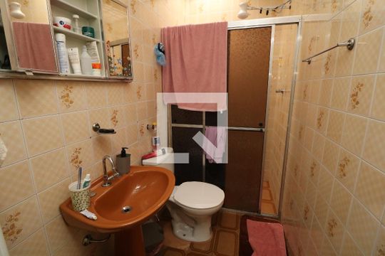 Banheiro 1 de casa para alugar com 3 quartos, 250m² em Vila Carmem, São Paulo