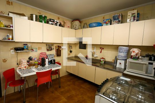 Cozinha de casa à venda com 4 quartos, 240m² em Jardim Londrina, São Paulo