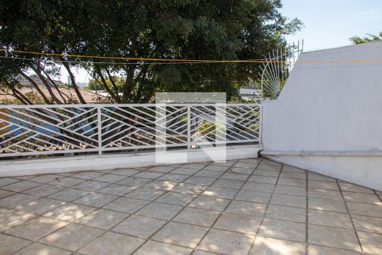 Quintal de casa à venda com 2 quartos, 140m² em Parque Edu Chaves, São Paulo
