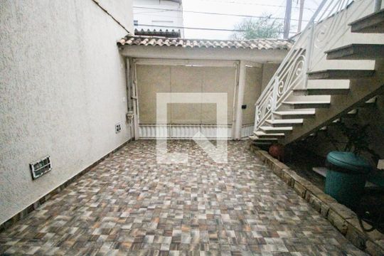 Casa para alugar com 4 quartos, 219m² em Jardim Centenário, São Paulo