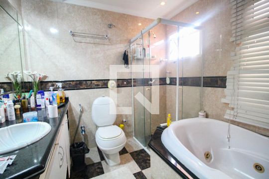 Casa para alugar com 4 quartos, 219m² em Jardim Centenário, São Paulo