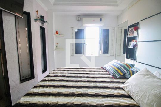 Casa para alugar com 4 quartos, 219m² em Jardim Centenário, São Paulo