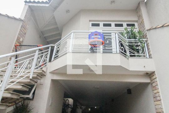 Casa para alugar com 4 quartos, 219m² em Jardim Centenário, São Paulo
