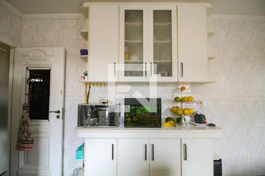 Casa para alugar com 4 quartos, 219m² em Jardim Centenário, São Paulo