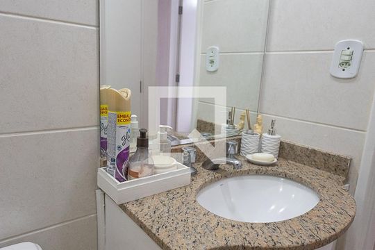 Banheiro de apartamento à venda com 3 quartos, 69m² em Centro, Diadema