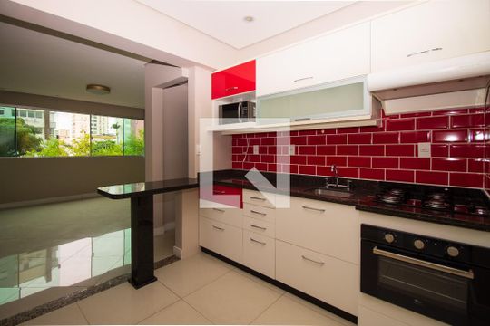 Cozinha e Área de Serviço de apartamento para alugar com 2 quartos, 70m² em Jardim Botânico, Porto Alegre