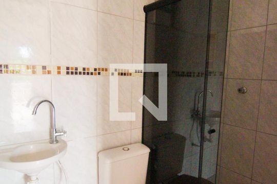 Banheiro da Suíte 1 de casa para alugar com 2 quartos, 132m² em Chácara Figueira Grande, São Paulo