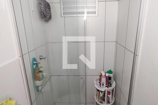 Banheiro de apartamento à venda com 2 quartos, 50m² em Operário, Novo Hamburgo