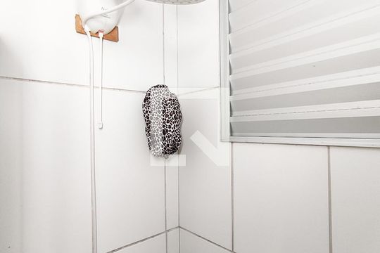 Banheiro de apartamento à venda com 2 quartos, 50m² em Operário, Novo Hamburgo