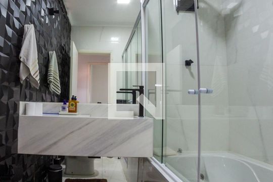 Banheiro de casa à venda com 3 quartos, 230m² em Parque São Domingos, São Paulo