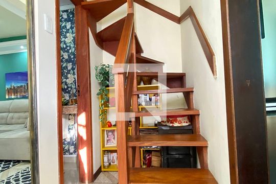 Escada de casa de condomínio à venda com 3 quartos, 130m² em Santo André, São Leopoldo