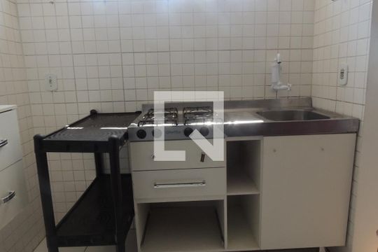 Cozinha de kitnet/studio para alugar com 1 quarto, 45m² em Centro, Campinas